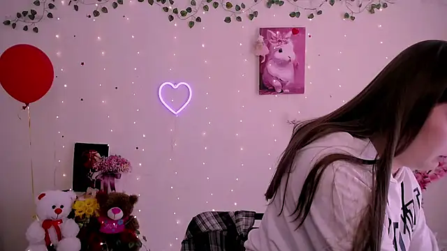 Amanda Bright  online show from 04.15.26