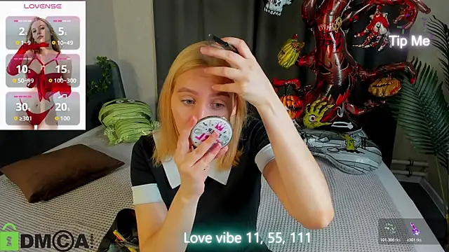 Anna Chelsea online show from 10.29.25