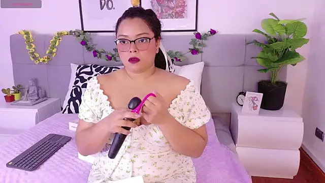 Alanaa Gomez online show from 09.18.25