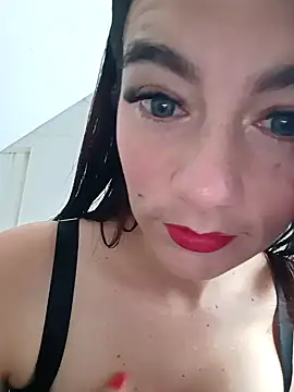 Demy Rhoades online show from 10.07.25