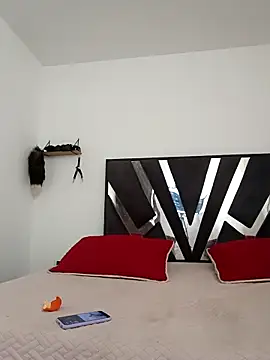 Demy Rhoades online show from 11.22.25