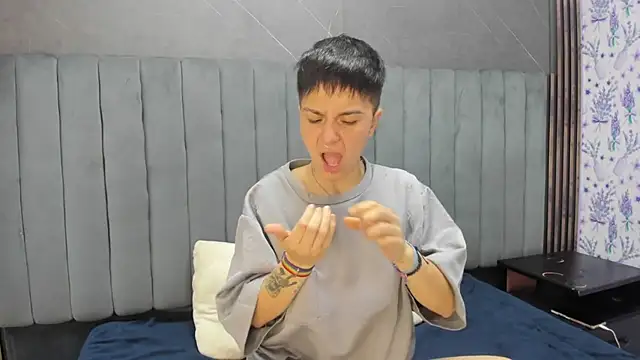  Hannah Hot online show from 12.19.25