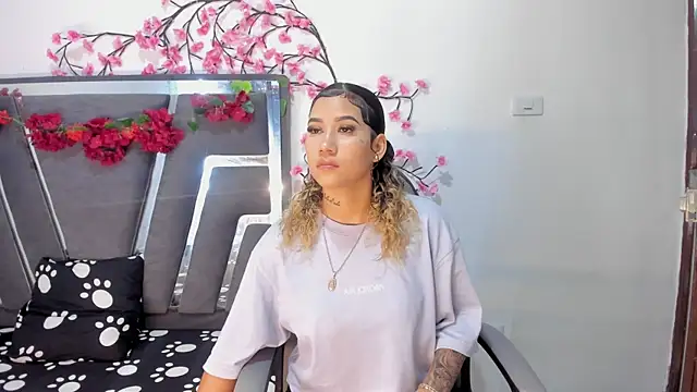 ManelykGonzalez online show from 09.18.25