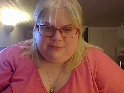 Kinkyhousewife83 online show from 01.06.26