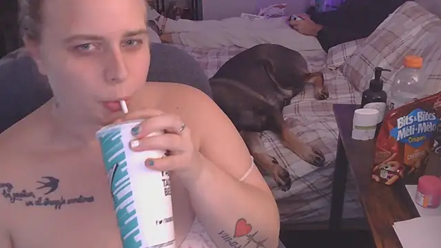 Snapshot of Sexyblonde12344 chatting on 10.08.25 Sexyblonde12344 online show from 10.08.25