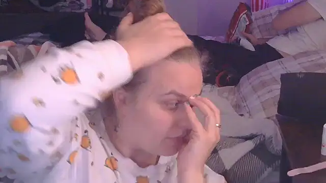 Snapshot of Sexyblonde12344 chatting on 10.15.25 Sexyblonde12344 online show from 10.15.25