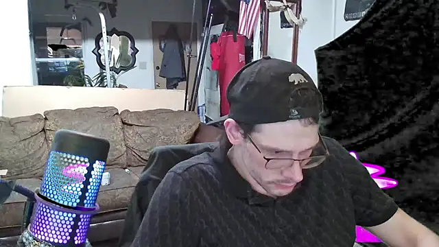 Snapshot of MasterDaddyCool chatting on 10.08.25 MasterDaddyCool online show from 10.08.25