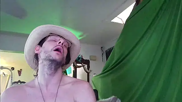 Snapshot of MasterDaddyCool chatting on 10.19.25 MasterDaddyCool online show from 10.19.25