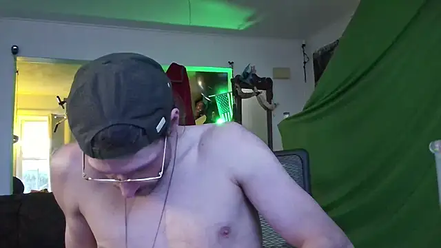 Snapshot of MasterDaddyCool chatting on 10.20.25 MasterDaddyCool online show from 10.20.25