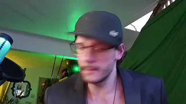 Snapshot of MasterDaddyCool chatting on 10.21.25 MasterDaddyCool online show from 10.21.25