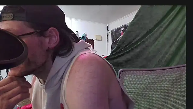 Snapshot of MasterDaddyCool chatting on 10.25.25 MasterDaddyCool online show from 10.25.25