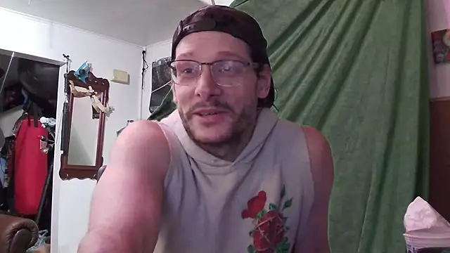 Snapshot of MasterDaddyCool chatting on 10.26.25 MasterDaddyCool online show from 10.26.25