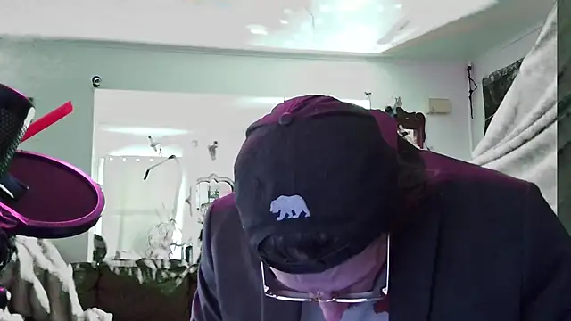 Snapshot of MasterDaddyCool chatting on 10.26.25 MasterDaddyCool online show from 10.26.25