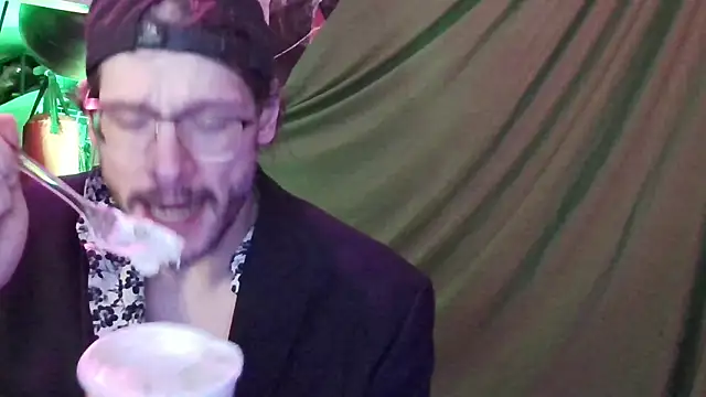 Snapshot of MasterDaddyCool chatting on 10.28.25 MasterDaddyCool online show from 10.28.25