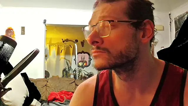 Snapshot of MasterDaddyCool chatting on 11.04.25 MasterDaddyCool online show from 11.04.25