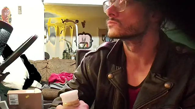 Snapshot of MasterDaddyCool chatting on 11.05.25 MasterDaddyCool online show from 11.05.25