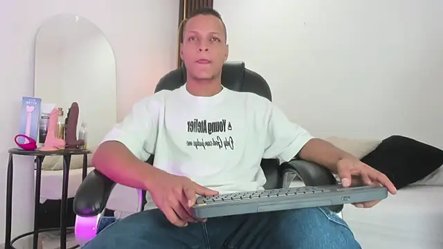 Snapshot of Ricky_Owens1 chatting on 09.11.25 Ricky Owens1 online show from 09.11.25