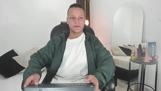 Snapshot of Ricky_Owens1 chatting on 09.12.25 Ricky Owens1 online show from 09.12.25