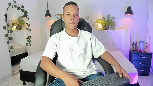 Snapshot of Ricky_Owens1 chatting on 09.14.25 Ricky Owens1 online show from 09.14.25