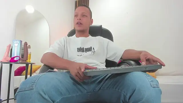 Snapshot of Ricky_Owens1 chatting on 09.17.25 Ricky Owens1 online show from 09.17.25