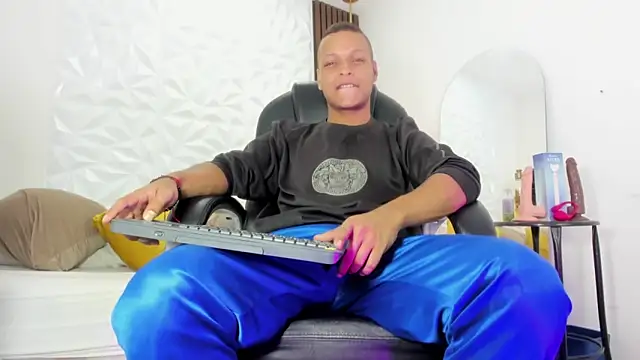 Snapshot of Ricky_Owens1 chatting on 09.25.25 Ricky Owens1 online show from 09.25.25