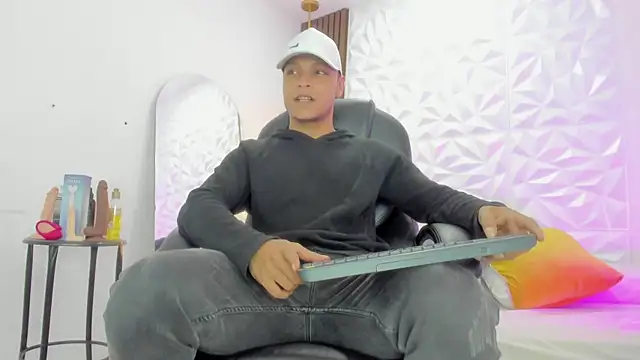 Snapshot of Ricky_Owens1 chatting on 10.09.25 Ricky Owens1 online show from 10.09.25