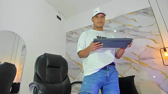 Snapshot of Ricky_Owens1 chatting on 10.12.25 Ricky Owens1 online show from 10.12.25