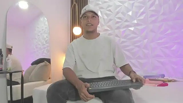 Snapshot of Ricky_Owens1 chatting on 10.14.25 Ricky Owens1 online show from 10.14.25