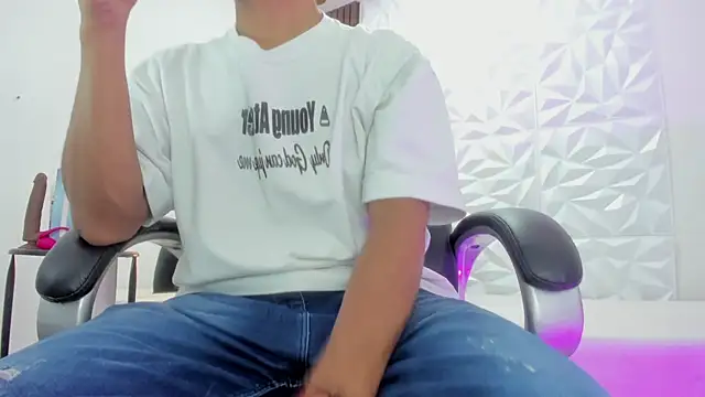 Snapshot of Ricky_Owens1 chatting on 10.15.25 Ricky Owens1 online show from 10.15.25