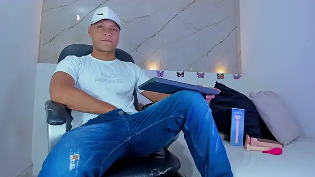 Snapshot of Ricky_Owens1 chatting on 10.22.25 Ricky Owens1 online show from 10.22.25