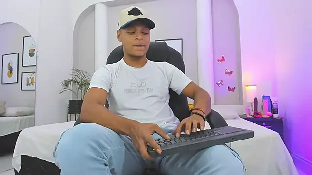 Snapshot of Ricky_Owens1 chatting on 10.27.25 Ricky Owens1 online show from 10.27.25