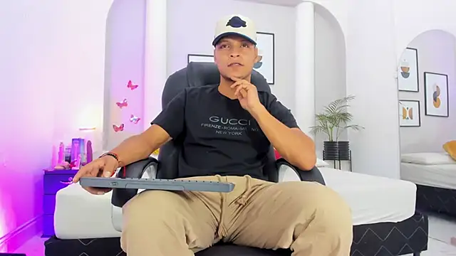 Snapshot of Ricky_Owens1 chatting on 10.28.25 Ricky Owens1 online show from 10.28.25