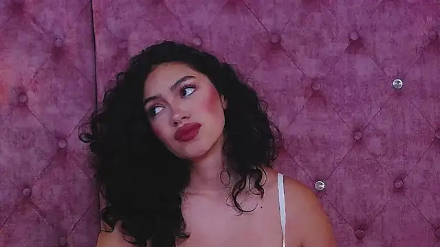 Snapshot of MaddisonBelucci chatting on 09.20.25 MaddisonBelucci online show from 09.20.25