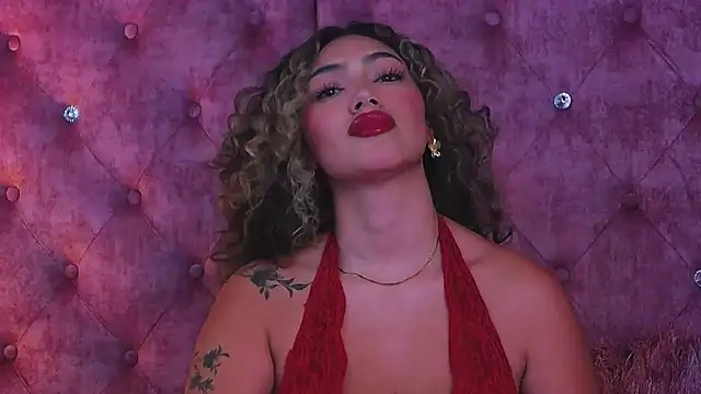 Snapshot of MaddisonBelucci chatting on 10.24.25 MaddisonBelucci online show from 10.24.25