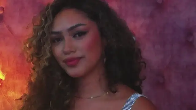 Snapshot of MaddisonBelucci chatting on 10.29.25 MaddisonBelucci online show from 10.29.25