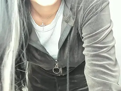 Lune Moon online show from 11.15.25