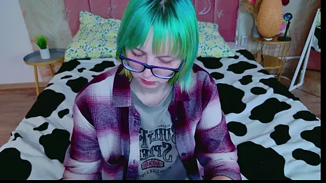 CoralineYoung online show from 04.17.26