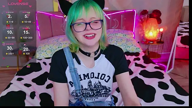 CoralineYoung online show from 04.19.26