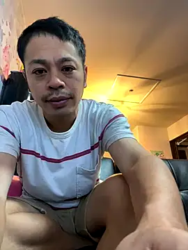 Snapshot of muut1215 chatting on 10.20.25 muut1215 online show from 10.20.25