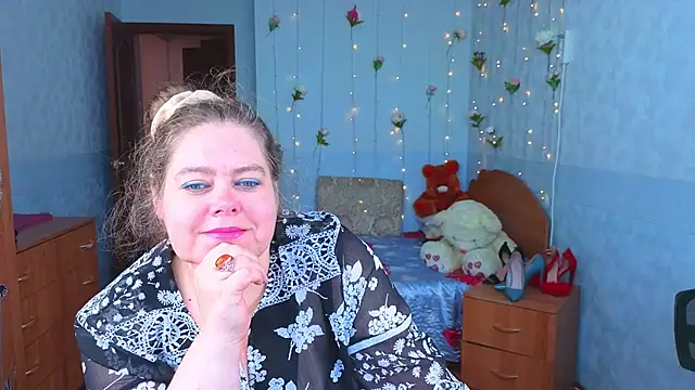 Snapshot of Audrey_Aura chatting on 10.01.25 Audrey Aura online show from 10.01.25