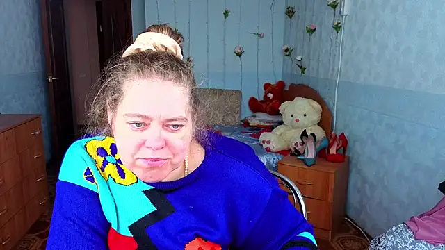 Snapshot of Audrey_Aura chatting on 10.05.25 Audrey Aura online show from 10.05.25