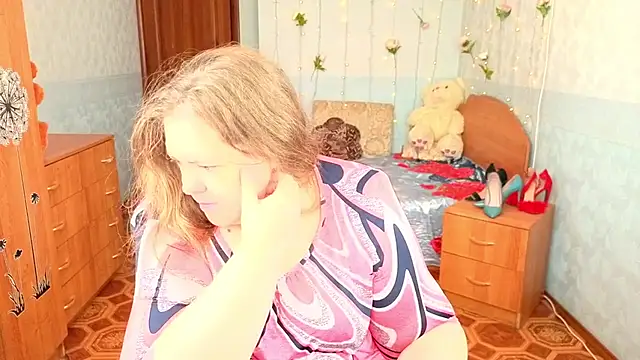 Snapshot of Audrey_Aura chatting on 10.16.25 Audrey Aura online show from 10.16.25