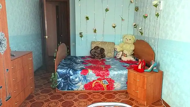 Snapshot of Audrey_Aura chatting on 10.18.25 Audrey Aura online show from 10.18.25