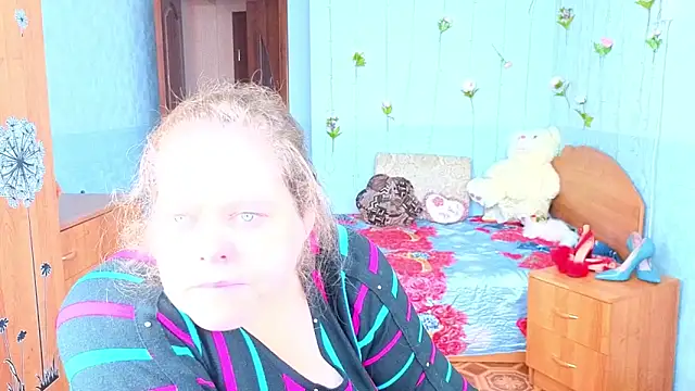 Snapshot of Audrey_Aura chatting on 10.19.25 Audrey Aura online show from 10.19.25