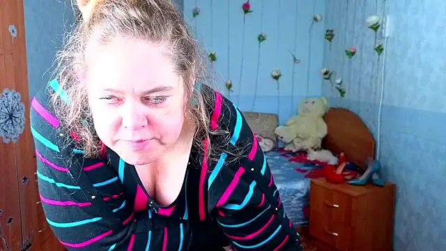 Snapshot of Audrey_Aura chatting on 10.20.25 Audrey Aura online show from 10.20.25