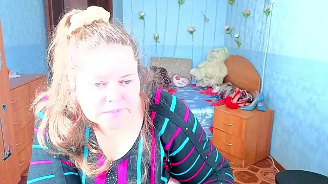 Snapshot of Audrey_Aura chatting on 10.22.25 Audrey Aura online show from 10.22.25