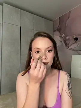 Rosie Holmes  online show from 11.10.25