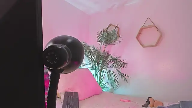 Hadid Jimenez  online show from 04.16.26