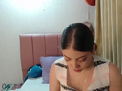 Snapshot of Alaina_Blessed chatting on 10.04.25 Alaina Blessed online show from 10.04.25