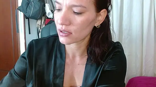 Snapshot of BriggiteSkyAngels chatting on 10.15.25 BriggiteSkyAngels online show from 10.15.25